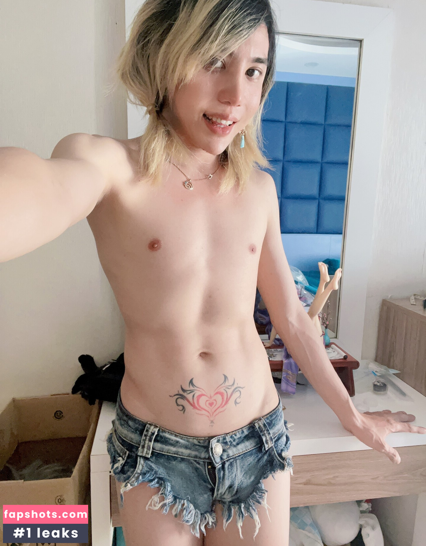 Velvet-Chann gallery photo #24