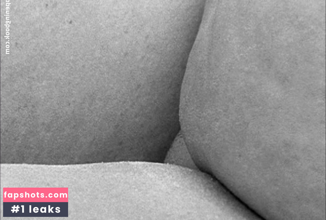 Velvet D'Amour gallery photo #2