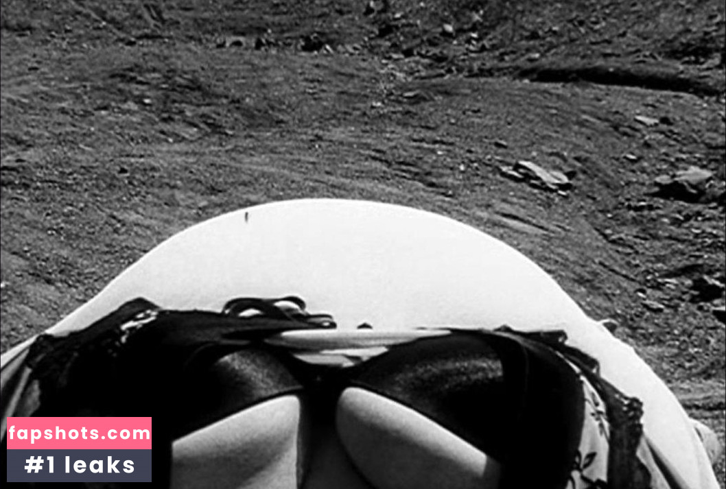 Velvet D'Amour gallery photo #3