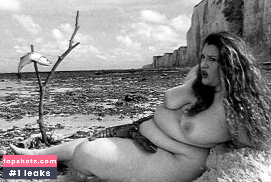 Velvet D'Amour nude babe gallery