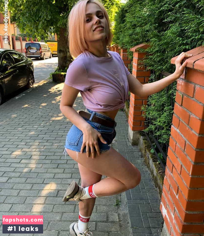 Velvet Tatti gallery photo #20