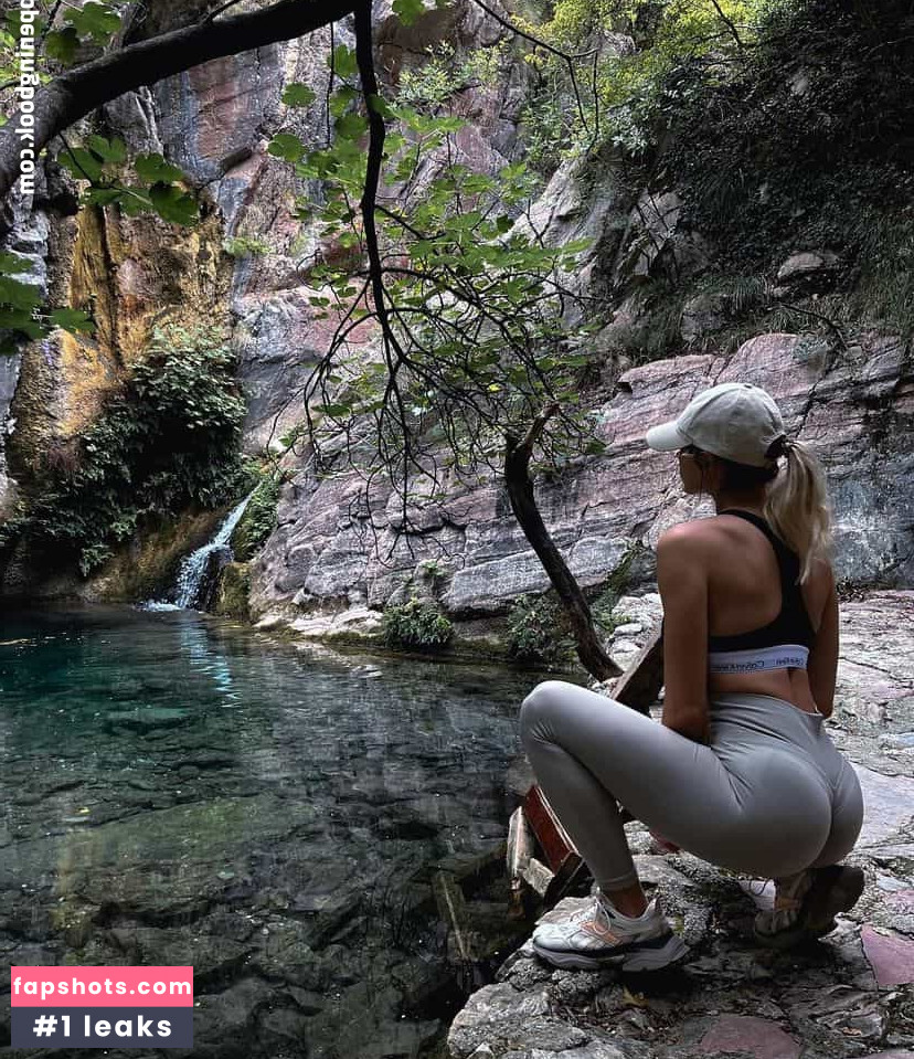 Velvet Tatti gallery photo #36