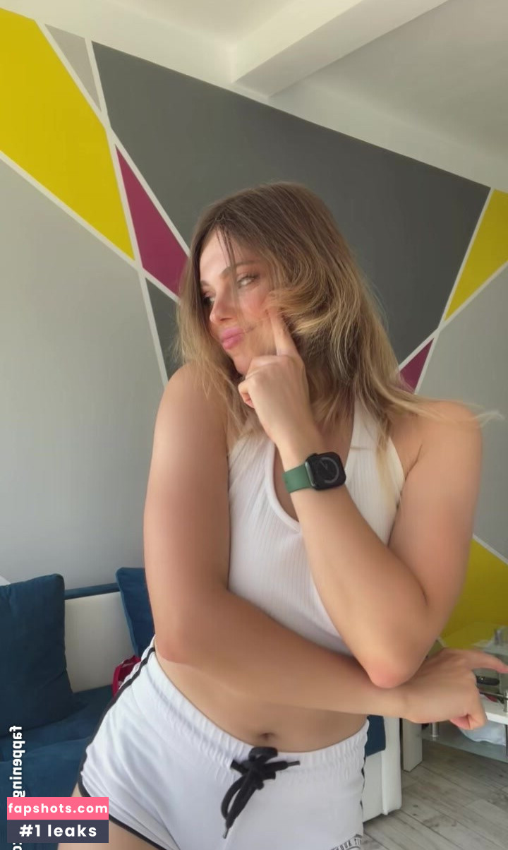 Velvet Tatti gallery photo #37