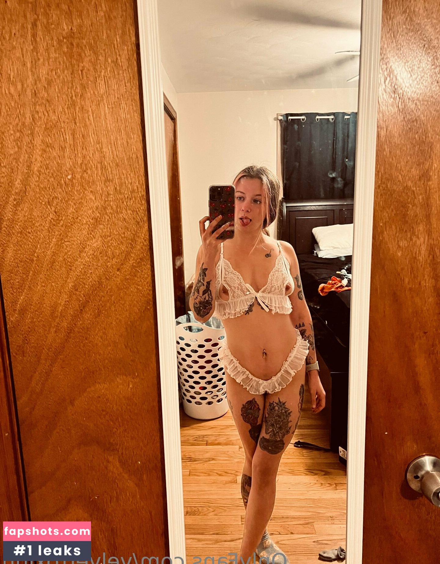 velvettoxinn gallery photo #10