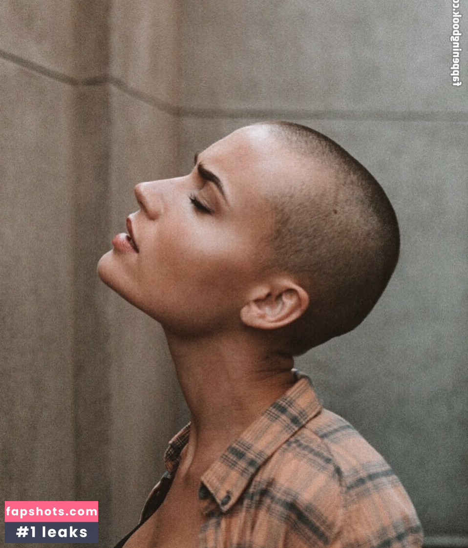 Vendela Lindblom nude babe gallery