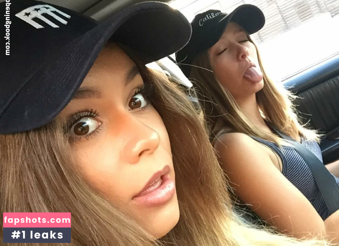 Venezia Cruz gallery photo #13