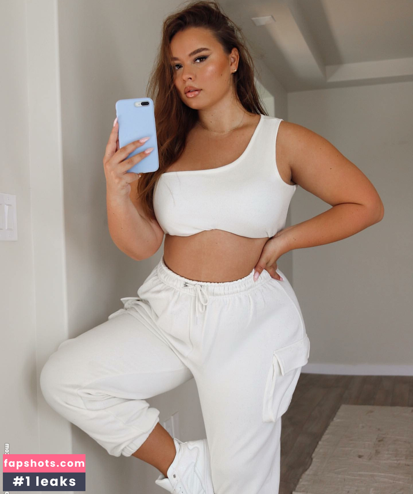 Venezia Cruz gallery photo #30