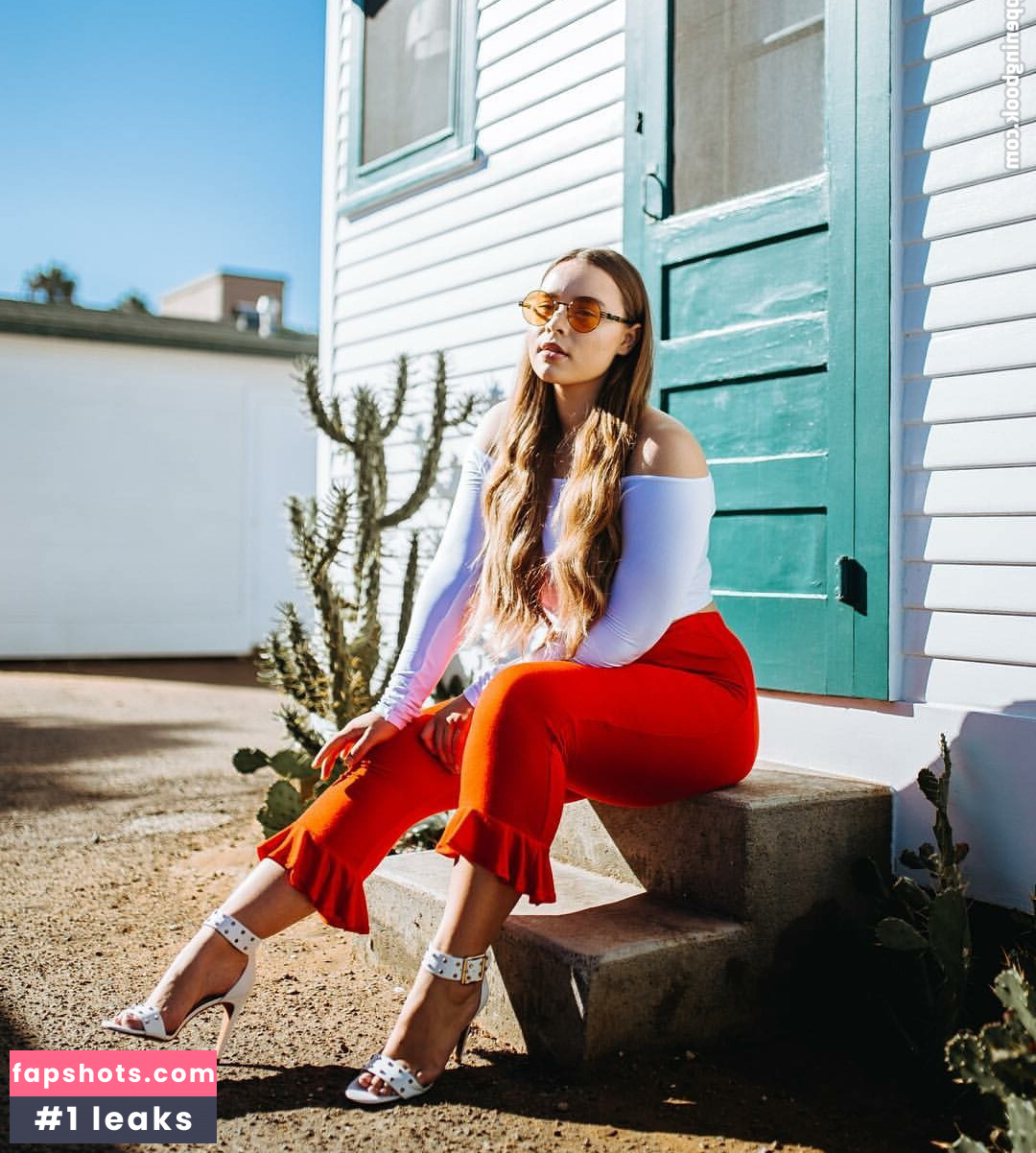 Venezia Cruz gallery photo #33