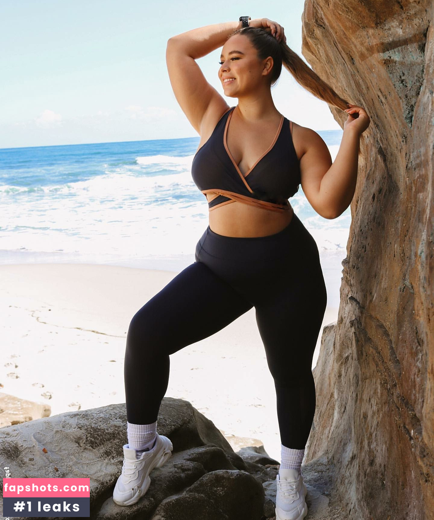 Venezia Cruz gallery photo #9