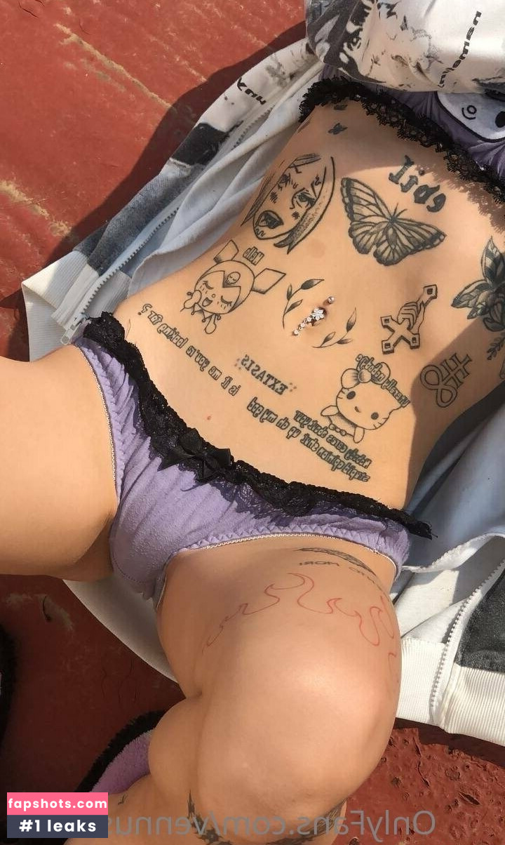 VennusSativa nude babe gallery