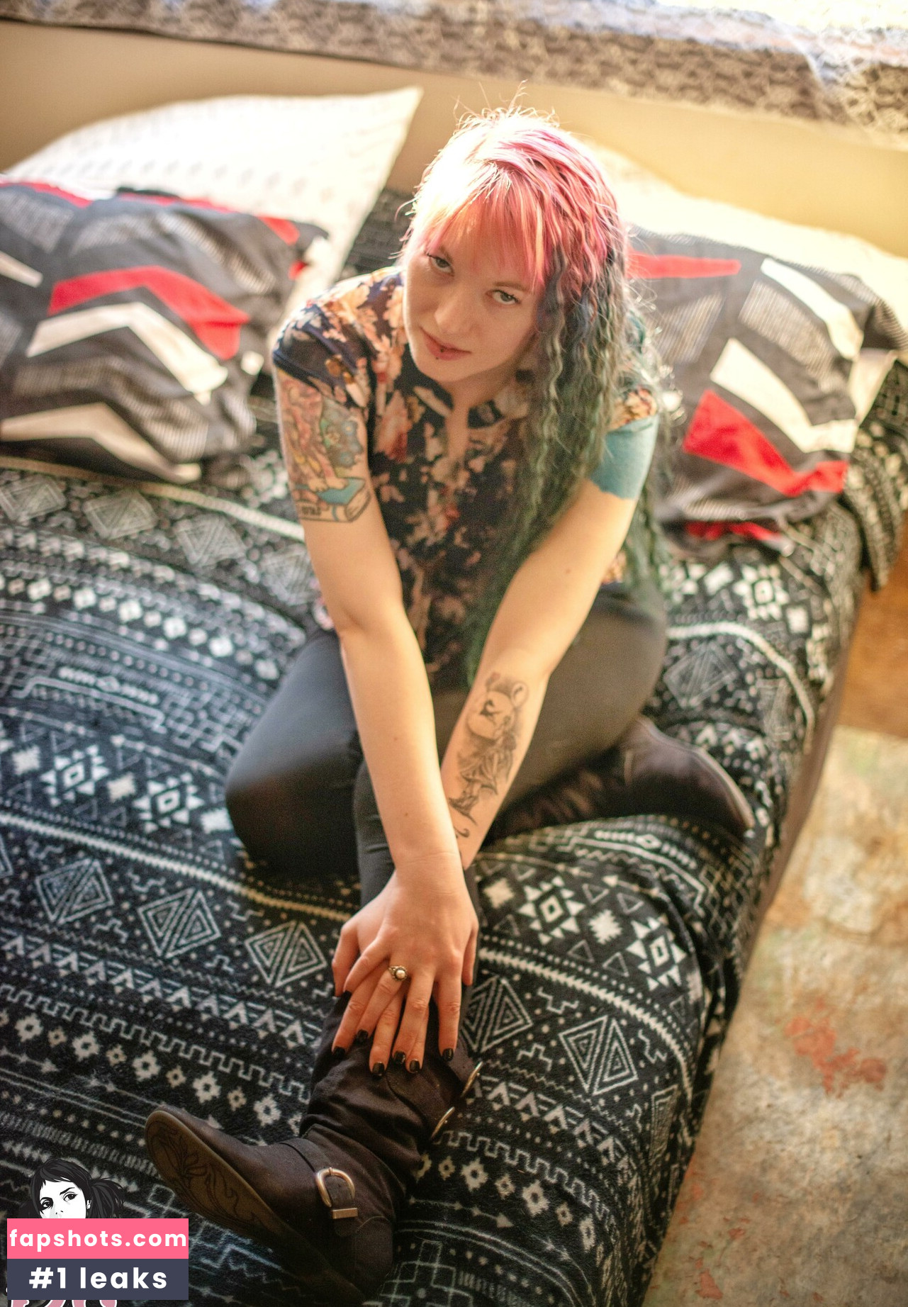 Venomousrose gallery photo #11