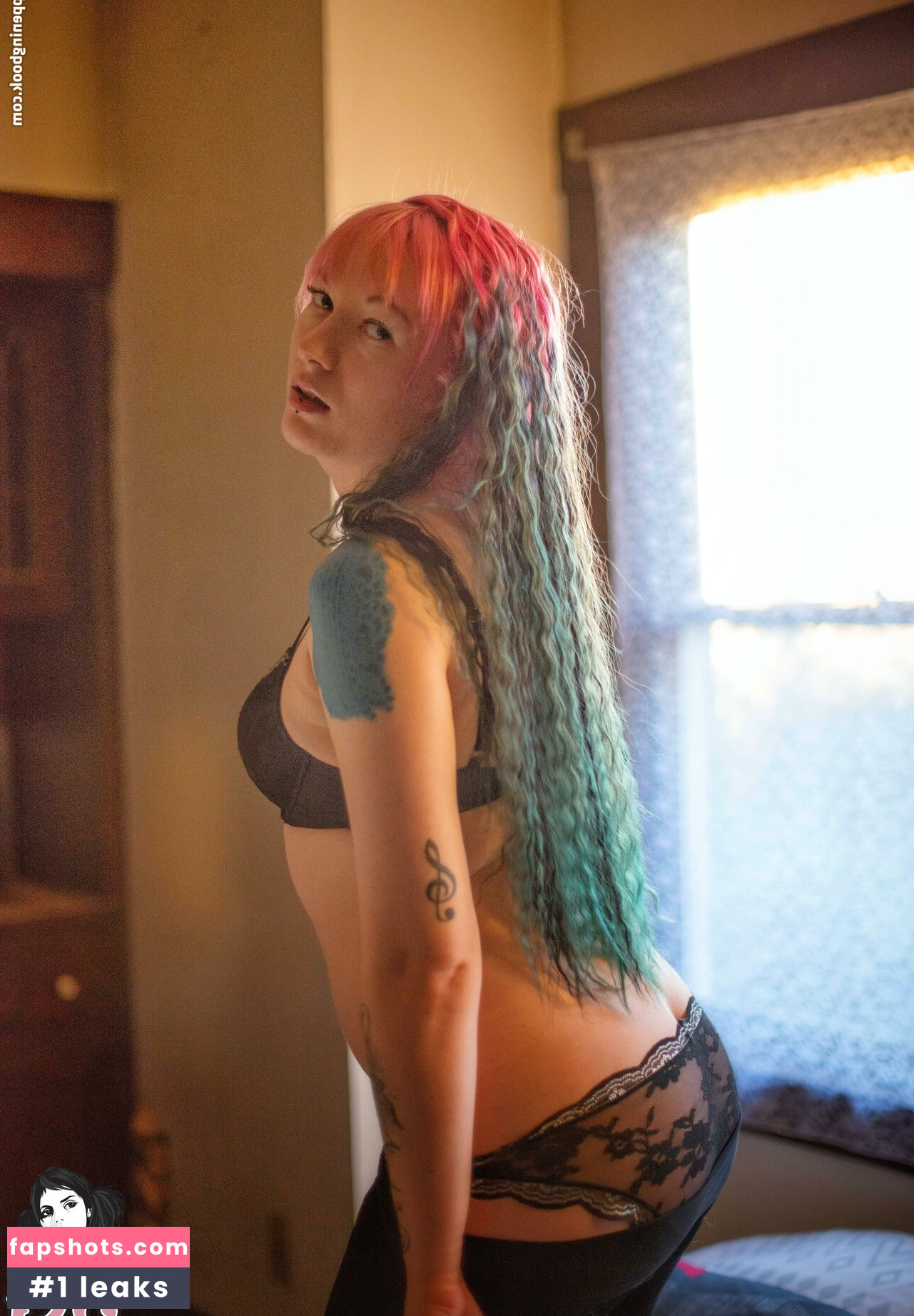 Venomousrose gallery photo #18