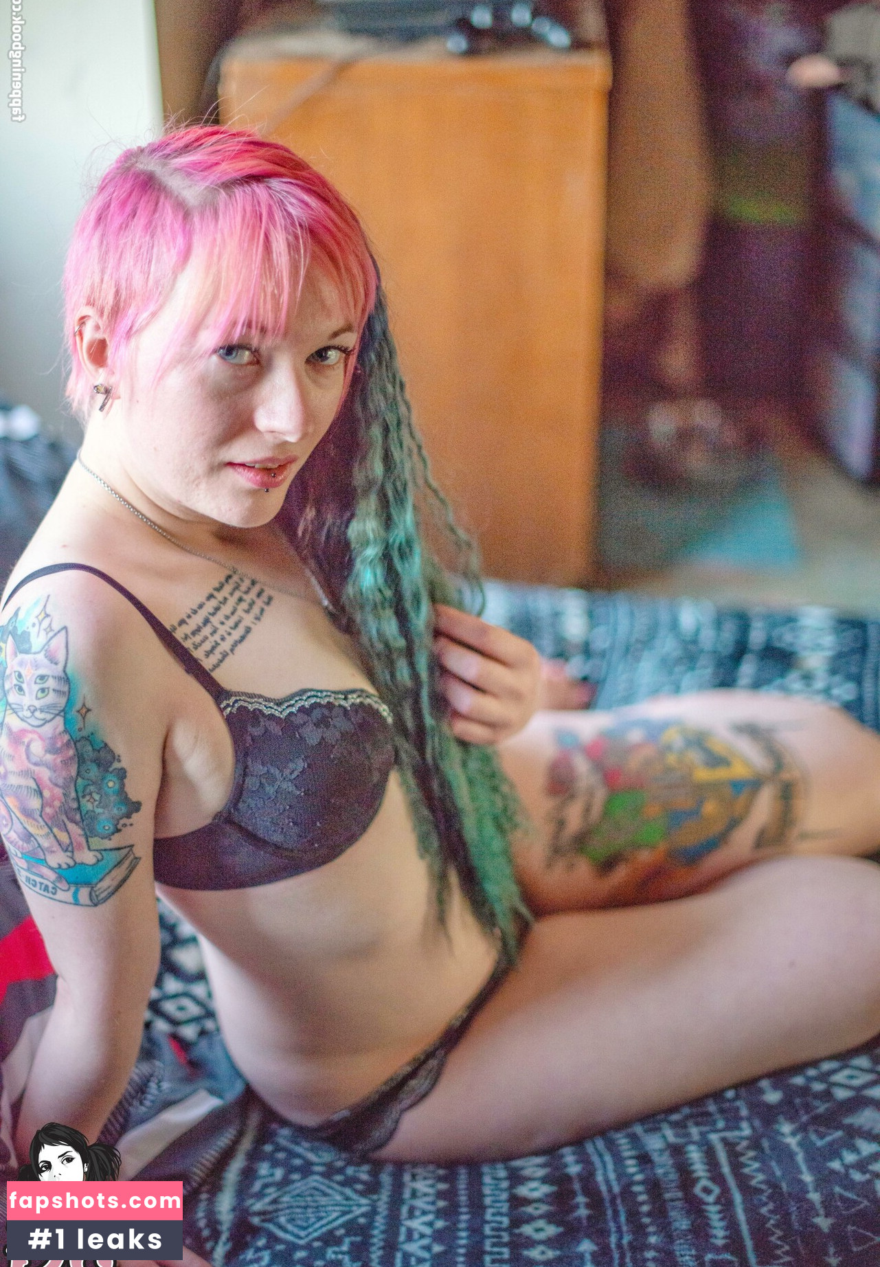 Venomousrose gallery photo #4