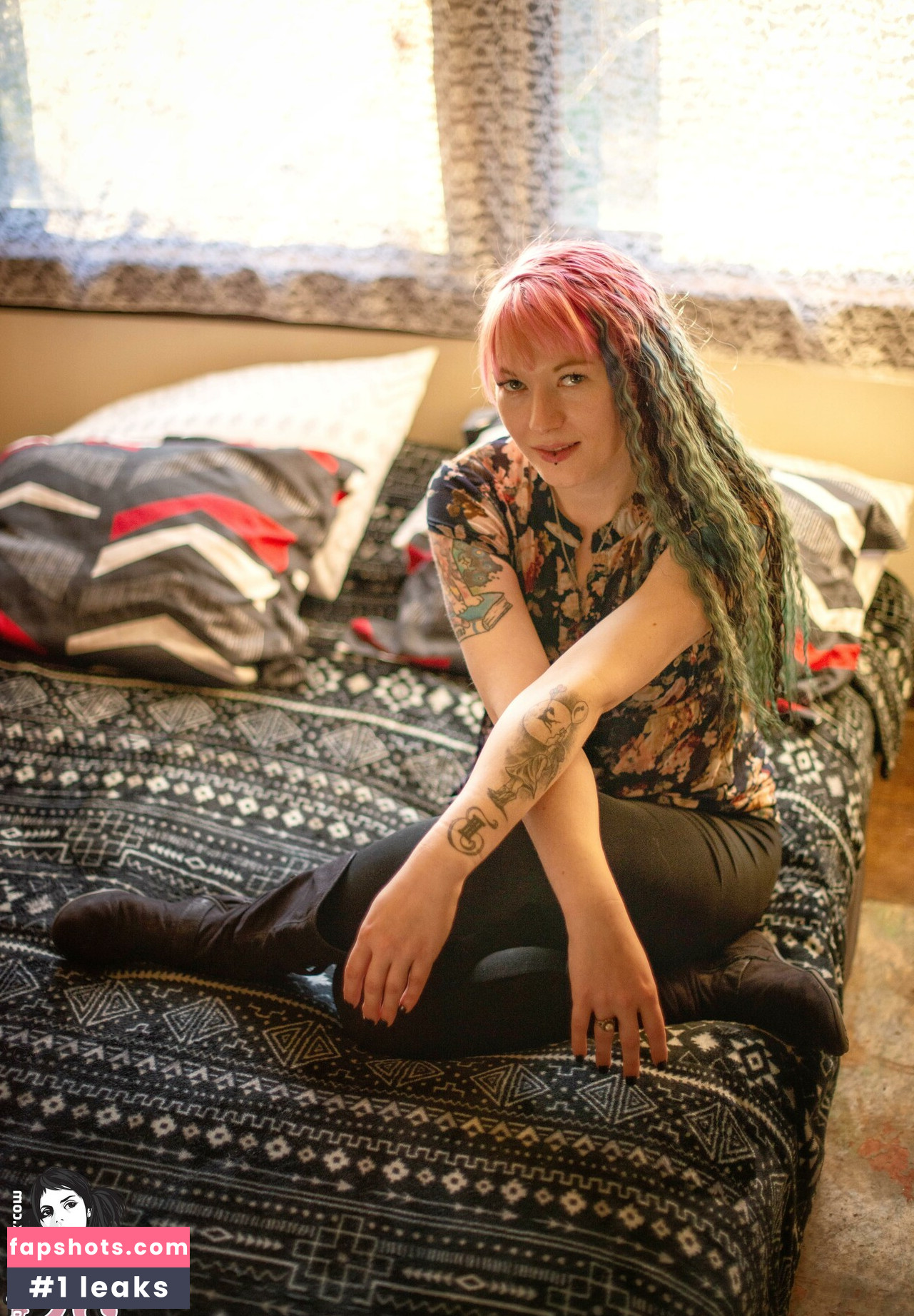 Venomousrose gallery photo #7