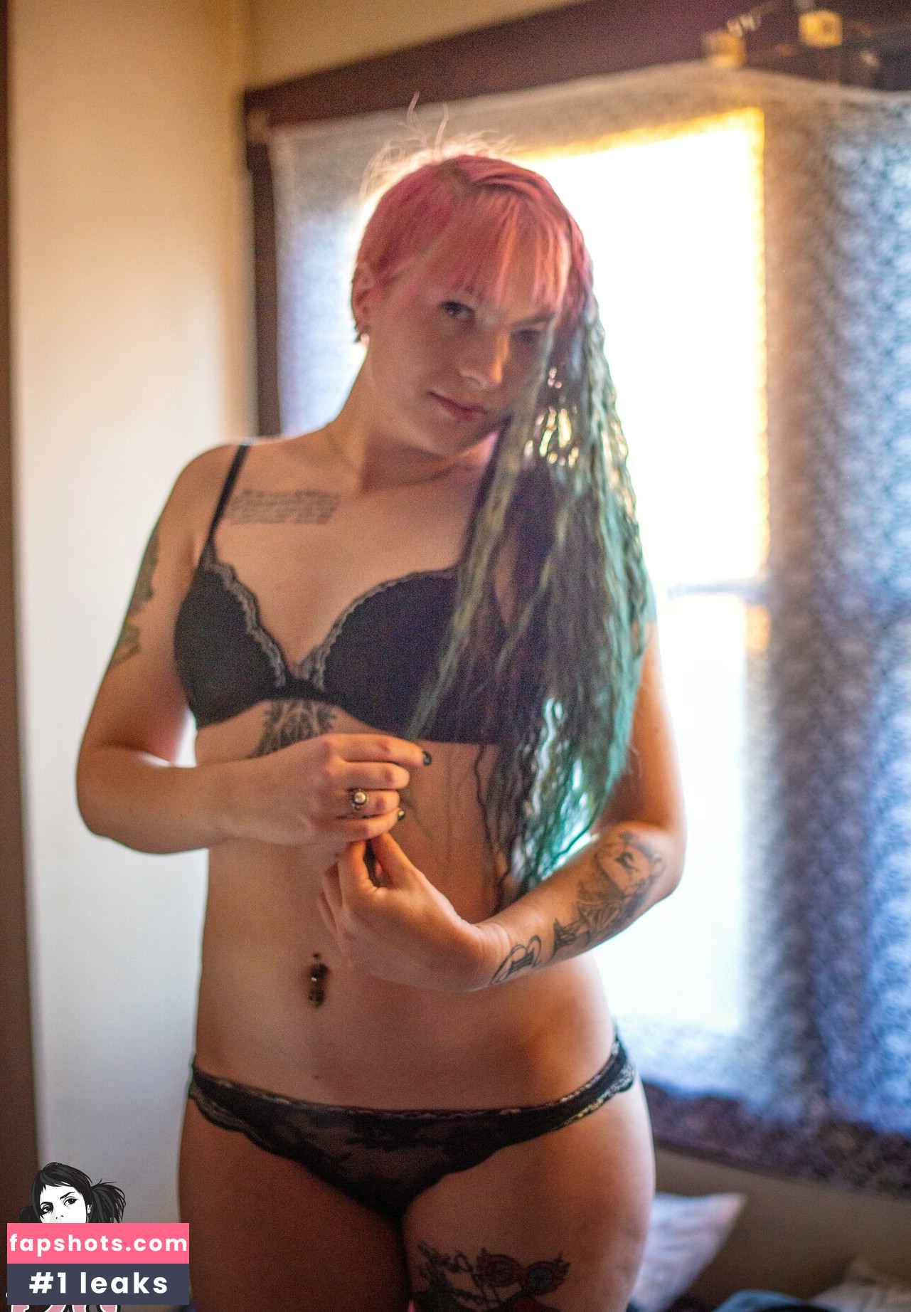 Venomousrose gallery photo #10