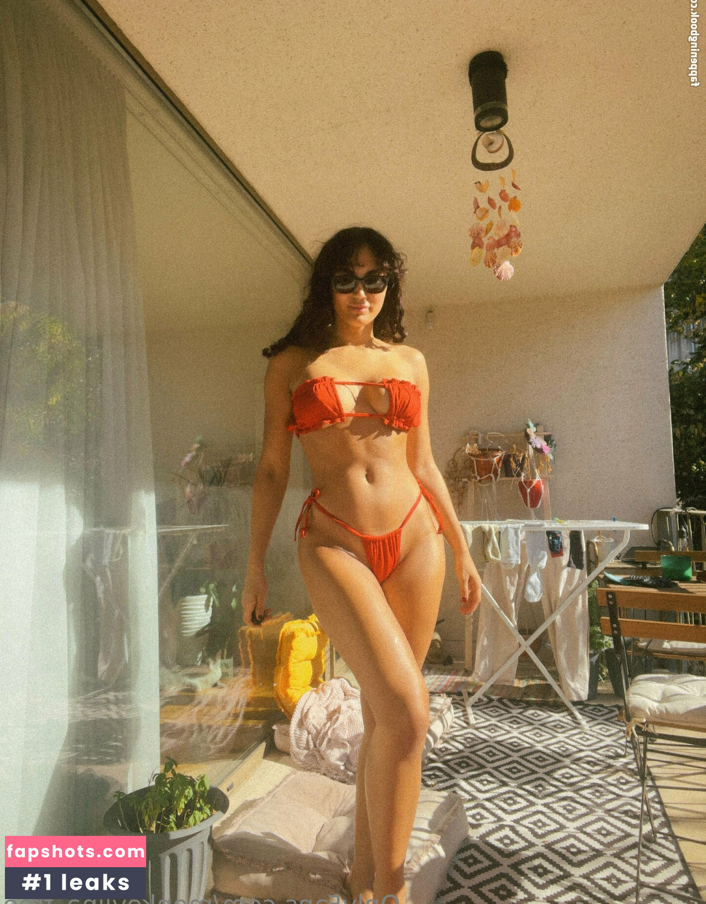 venus_in_jeans_free gallery photo #7