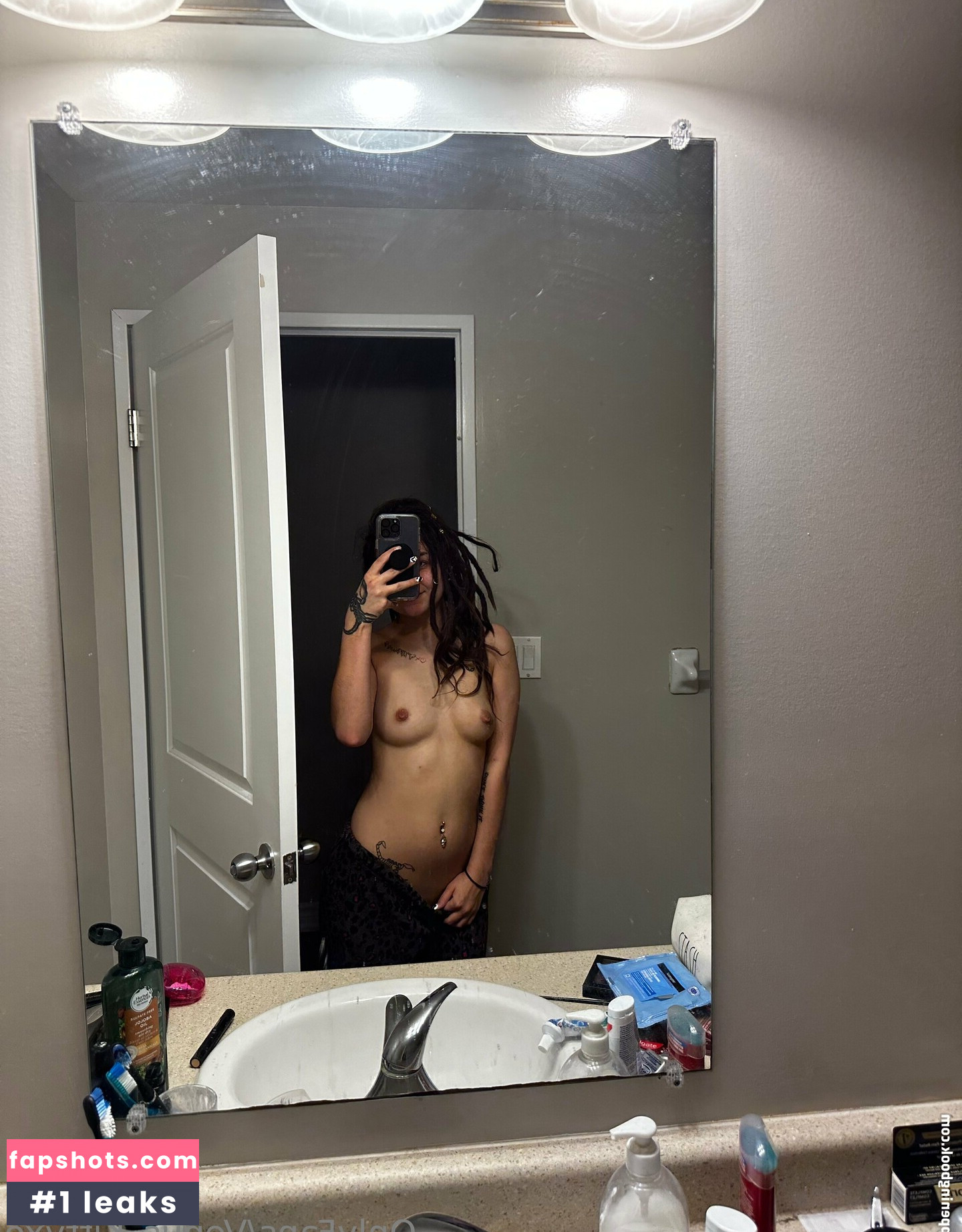 venus_kittyxo Nude Leaks OnlyFans Photos #9 - LeakJerk