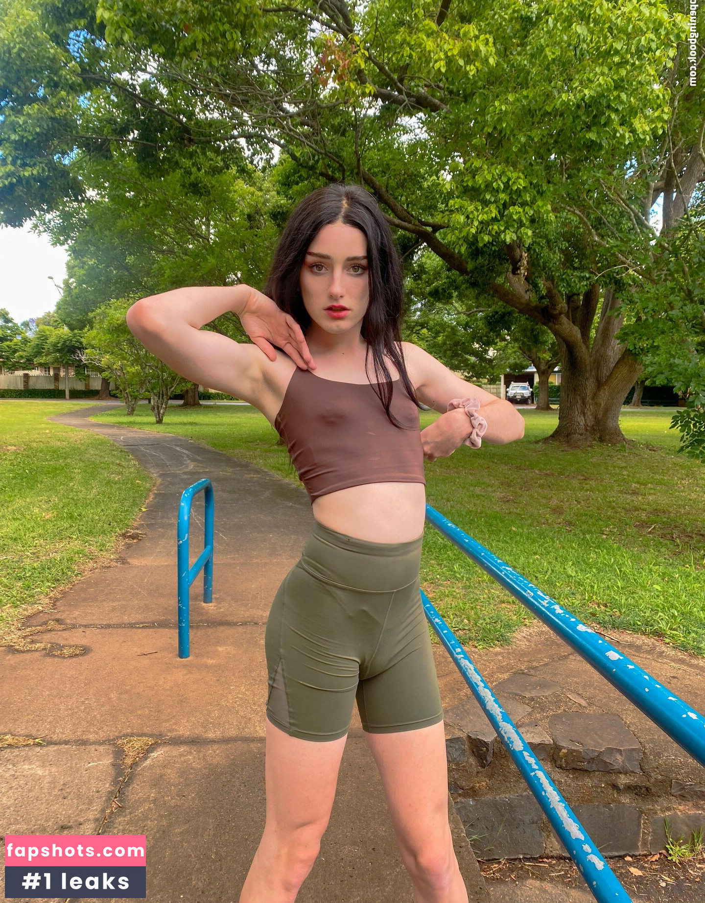 Venus Moorez gallery photo #17