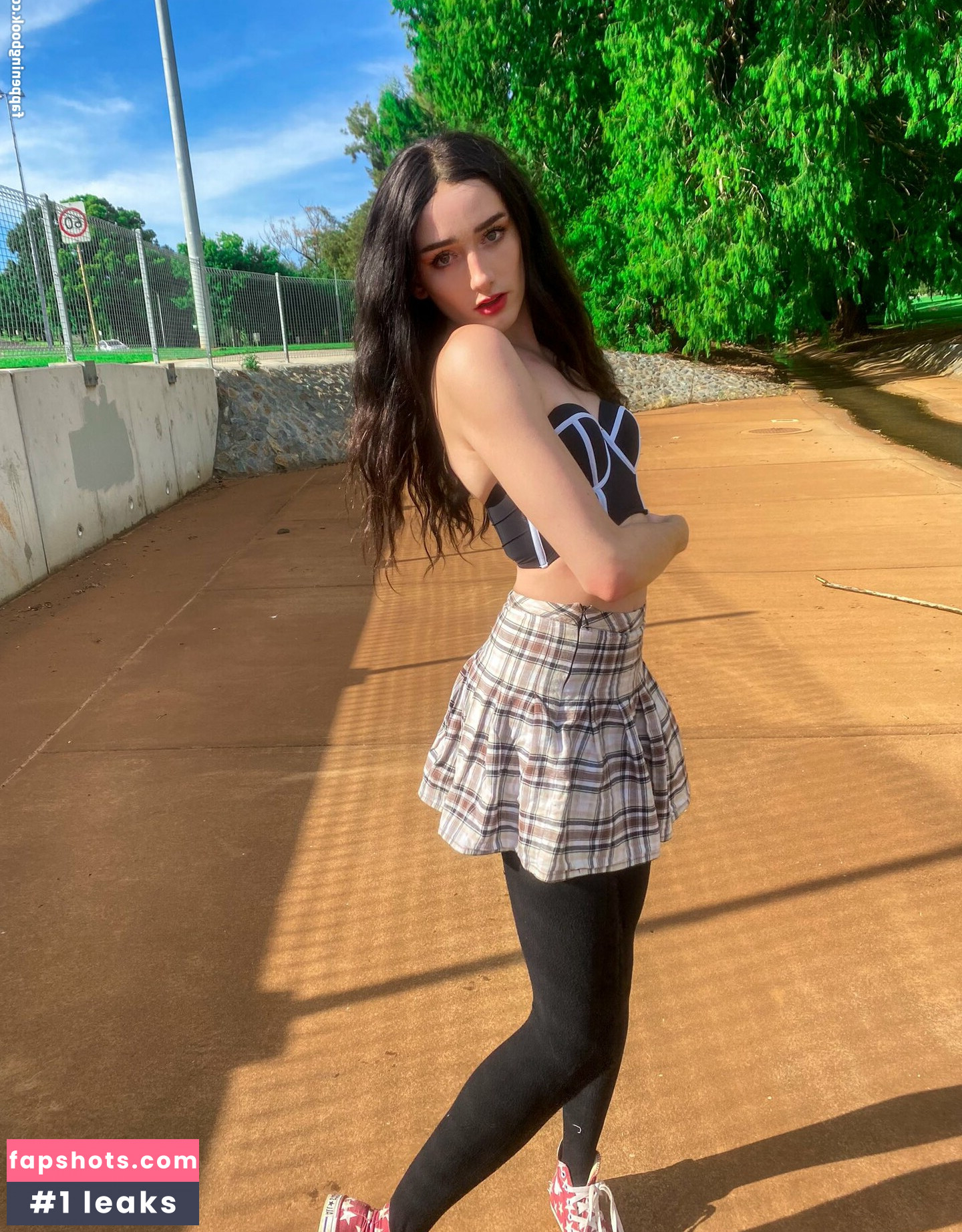 Venus Moorez gallery photo #60