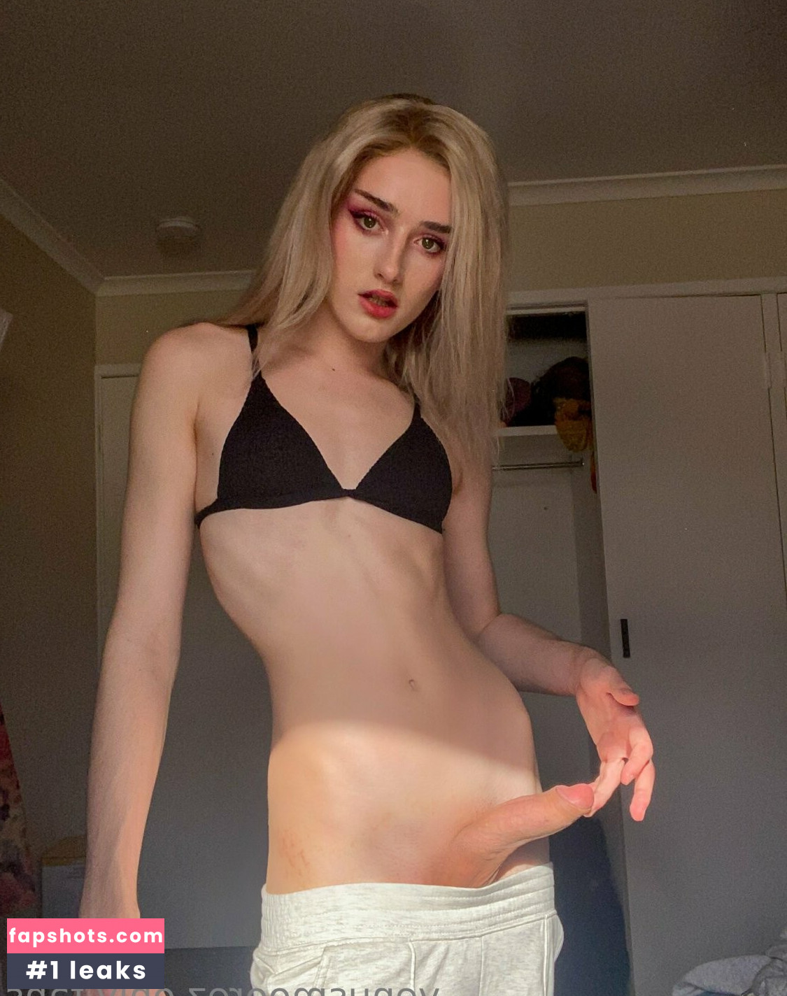 Venus Moorez gallery photo #9