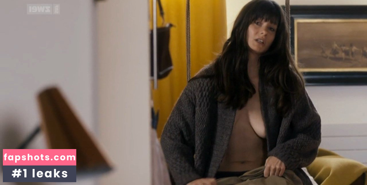 Vera Bommer gallery photo #6