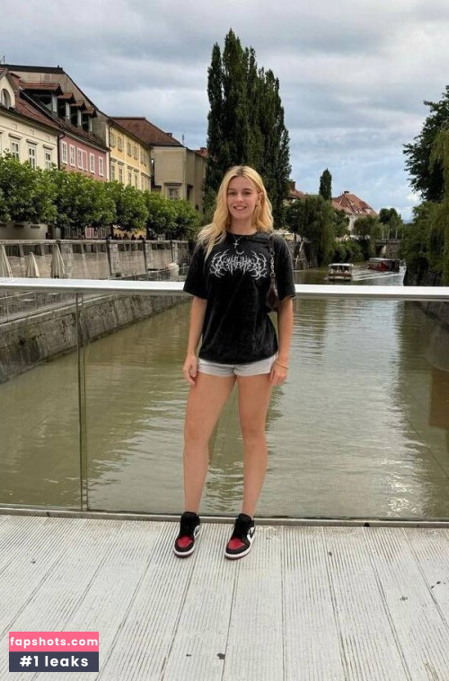 Vera Dijkmans Nude Leaks OnlyFans Photos #1518 - LeakJerk