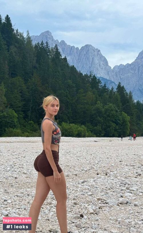 Vera Dijkmans Nude Leaks OnlyFans Photos #1576 - LeakJerk