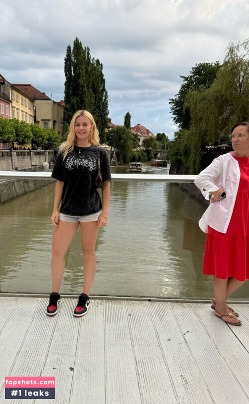 Vera Dijkmans Nude Leaks OnlyFans Photos #1584 - LeakJerk