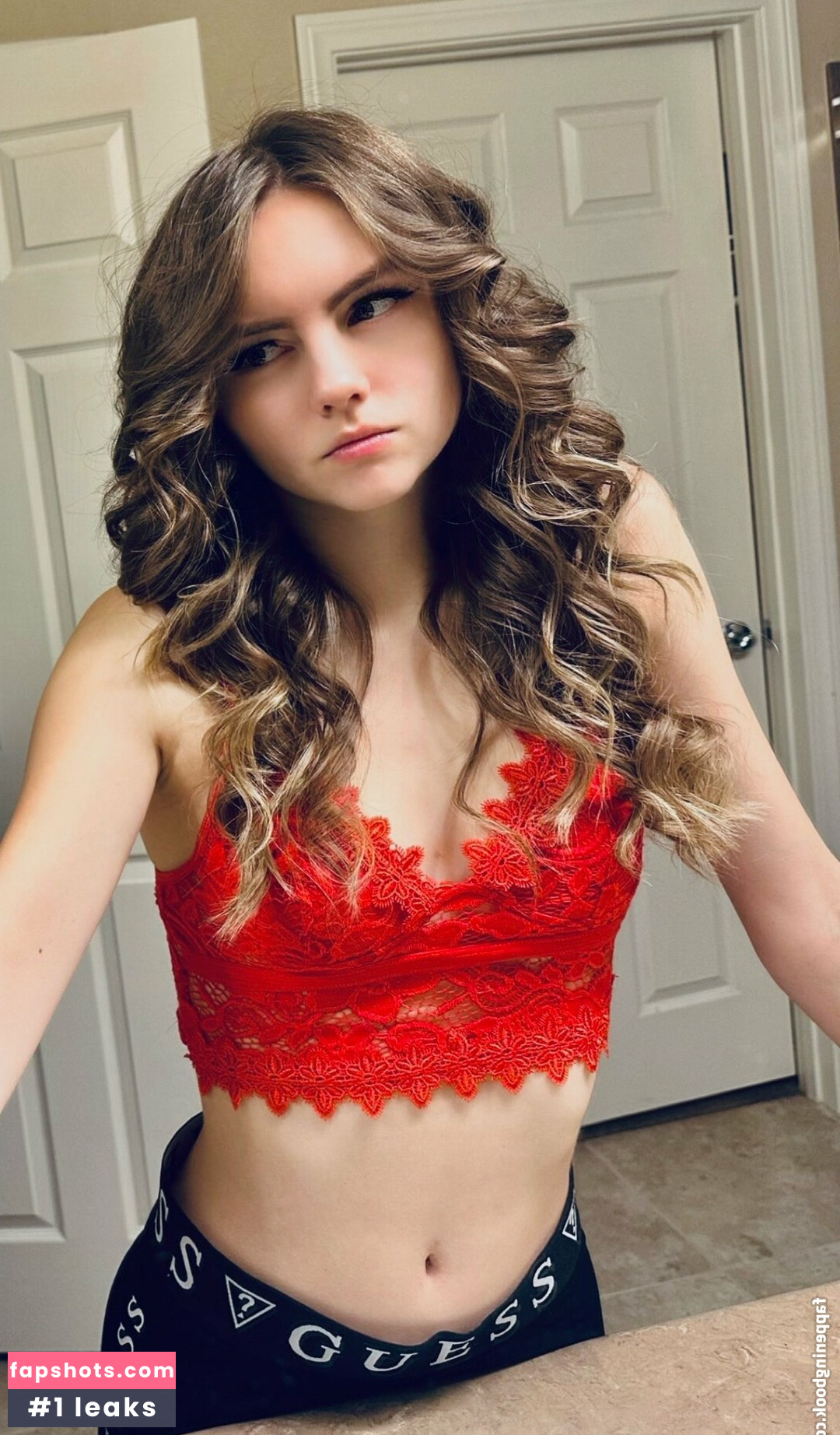 Veraneka gallery photo #2