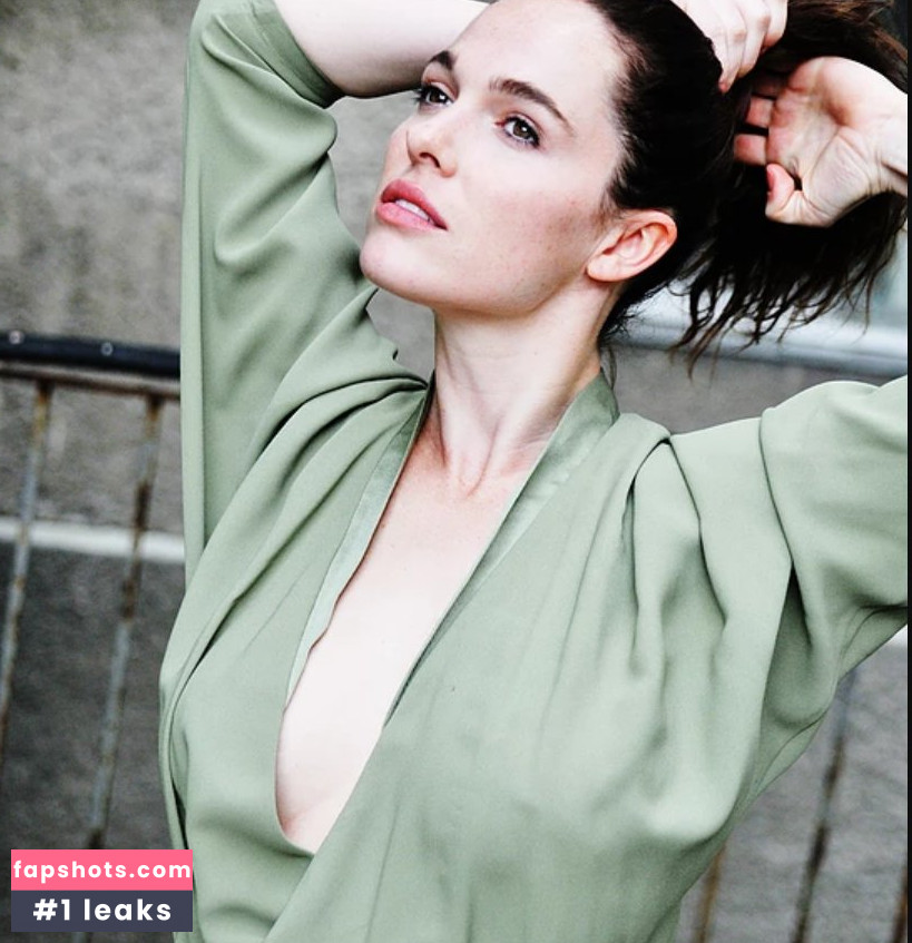 Verena Altenberger nude babe gallery