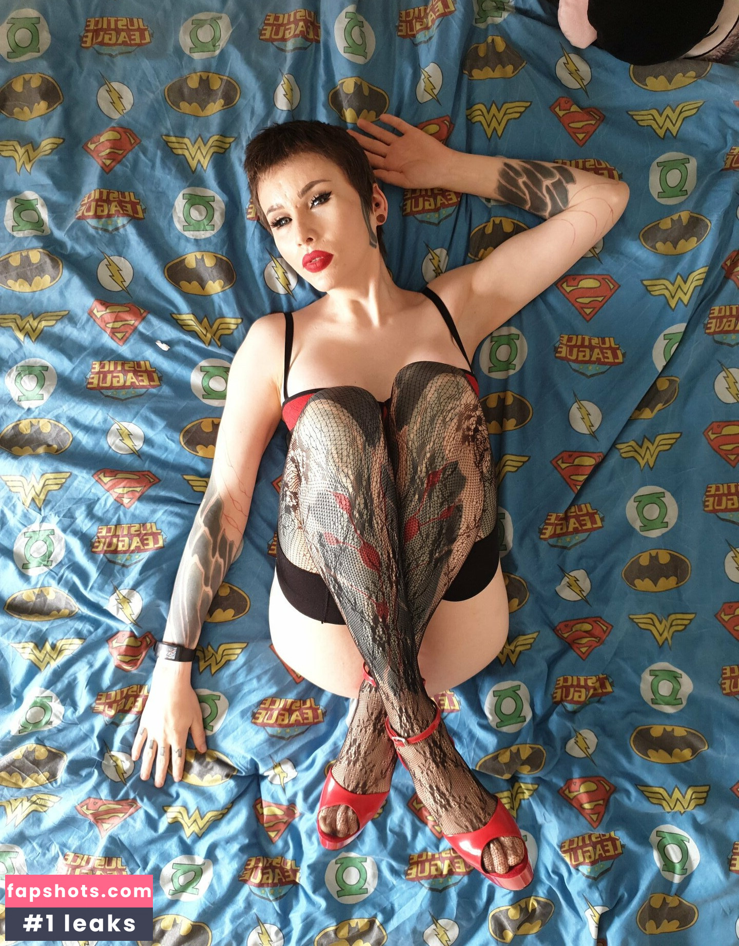 Veronica Carol Blades Nude Leaks OnlyFans Photos #5 - LeakJerk