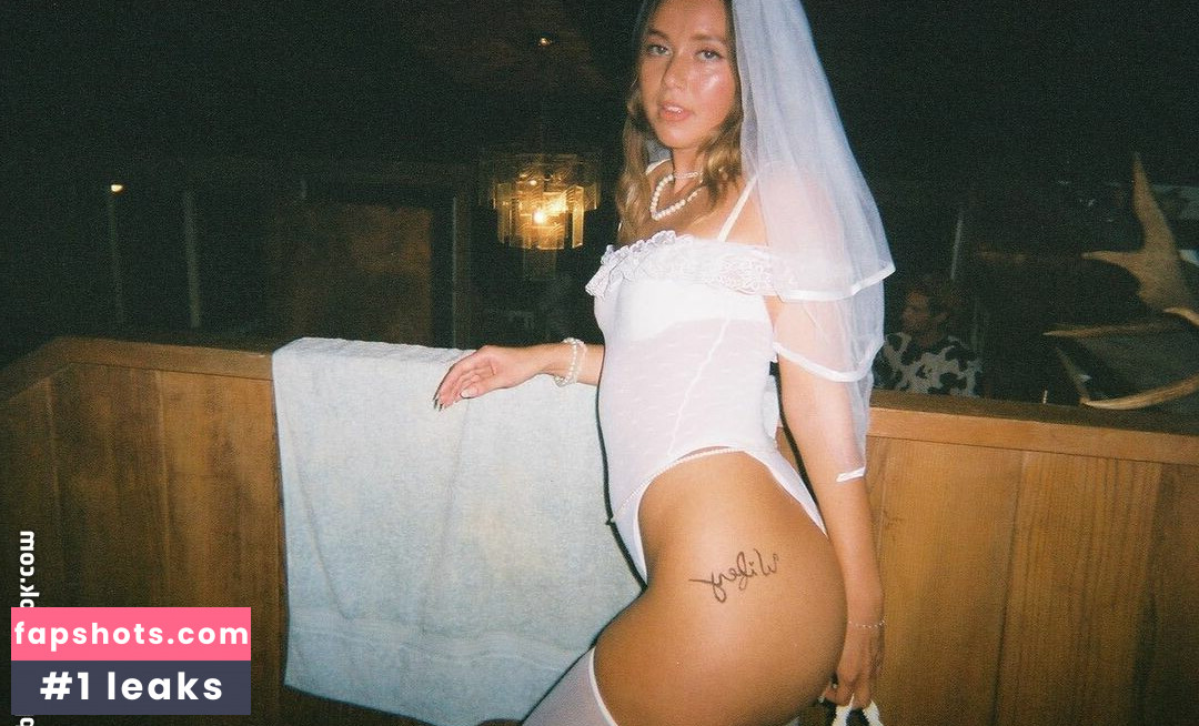 Veronica Desjardins Nude Leaks OnlyFans Photos #25 - LeakJerk