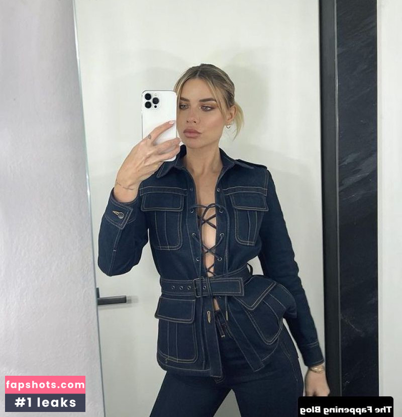 Veronica Ferraro Nude Leaks OnlyFans Photos #39 - LeakJerk