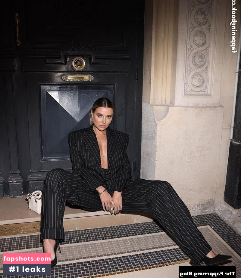 Veronica Ferraro Nude Leaks OnlyFans Photos #48 - LeakJerk