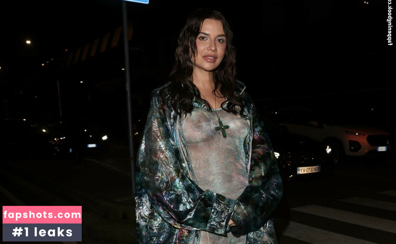 Veronica Ferraro Nude Leaks OnlyFans Photos #8 - LeakJerk