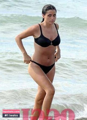 Veronica Gentili gallery photo #7