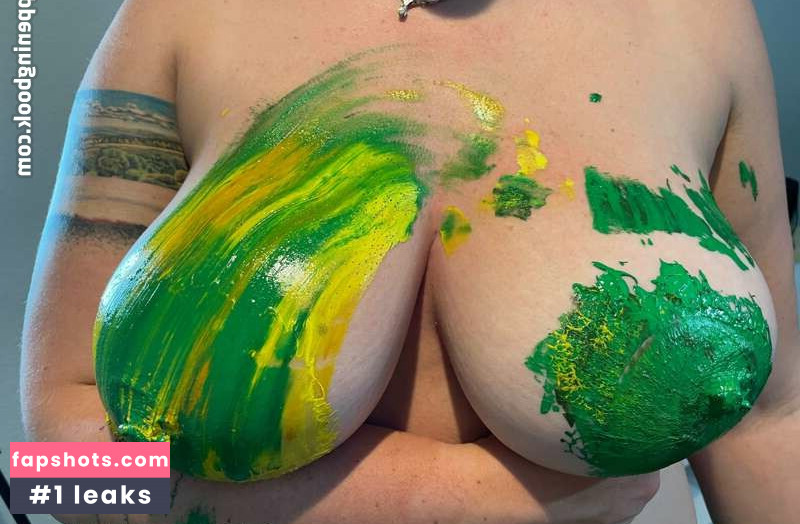 Veronica Greenwood gallery photo #14