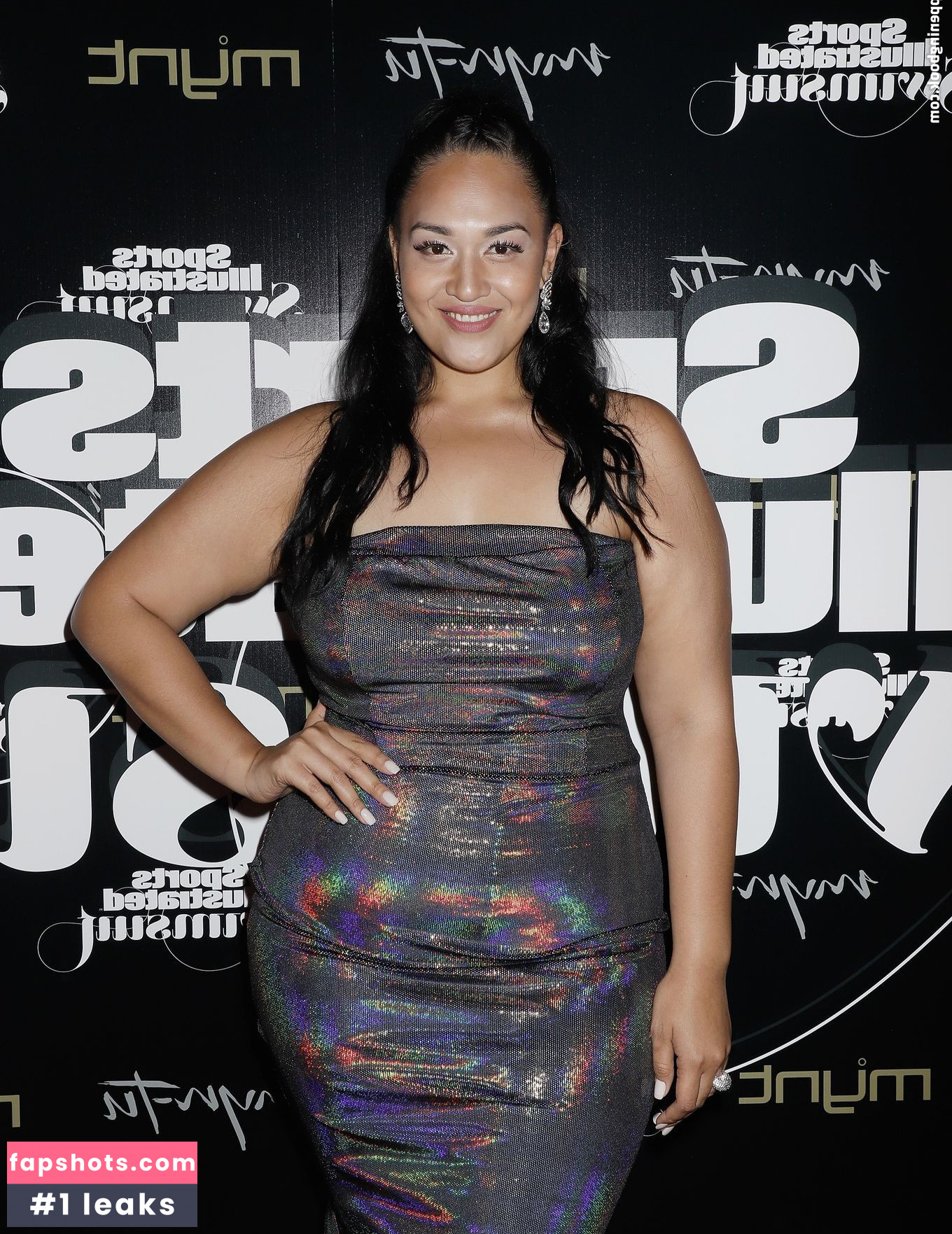 Veronica Pome'e gallery photo #16