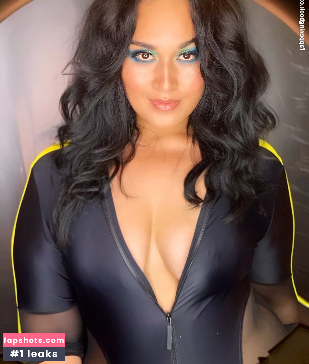 Veronica Pome'e gallery photo #4