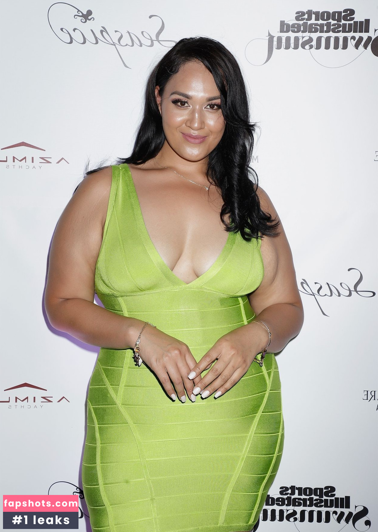 Veronica Pome'e gallery photo #31