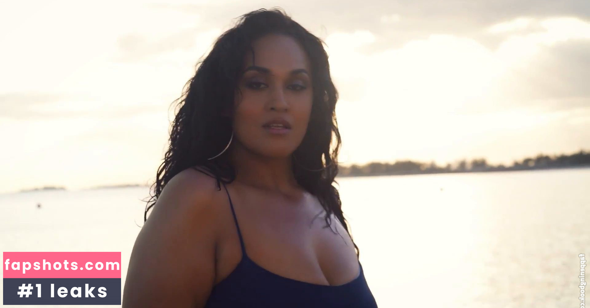 Veronica Pome'e gallery photo #45