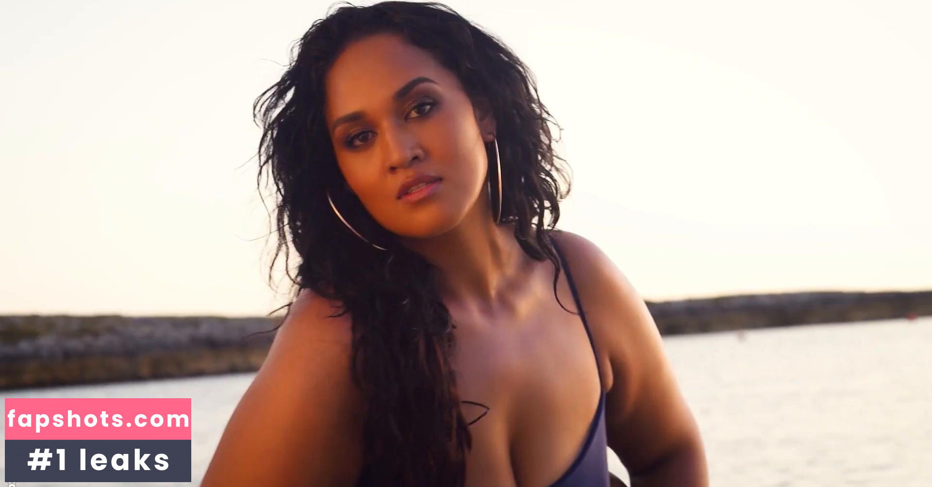 Veronica Pome'e gallery photo #47