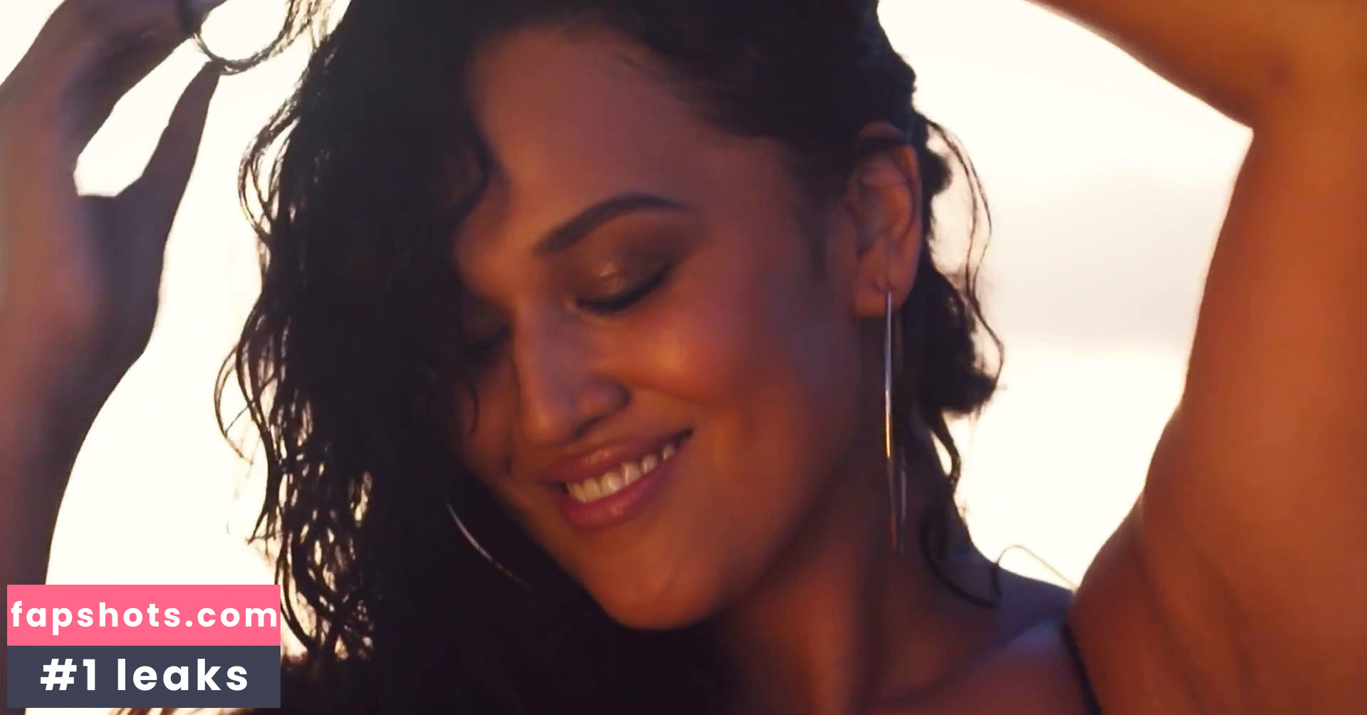 Veronica Pome'e gallery photo #48