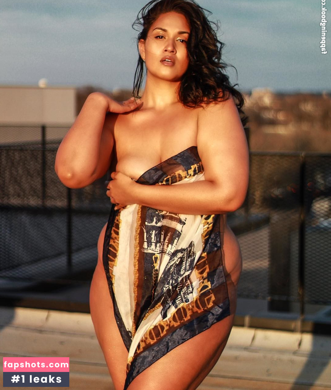 Veronica Pome'e nude babe gallery