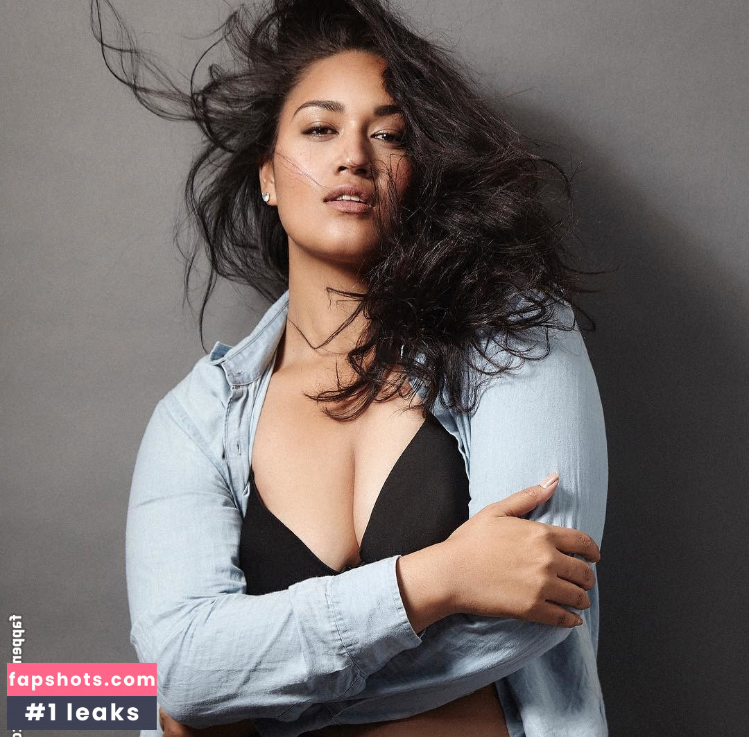 Veronica Pome'e gallery photo #7