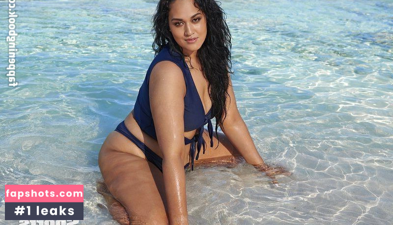 Veronica Pome'e gallery photo #72