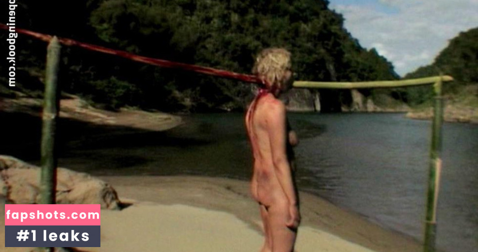 Veronica Sywak nude babe gallery