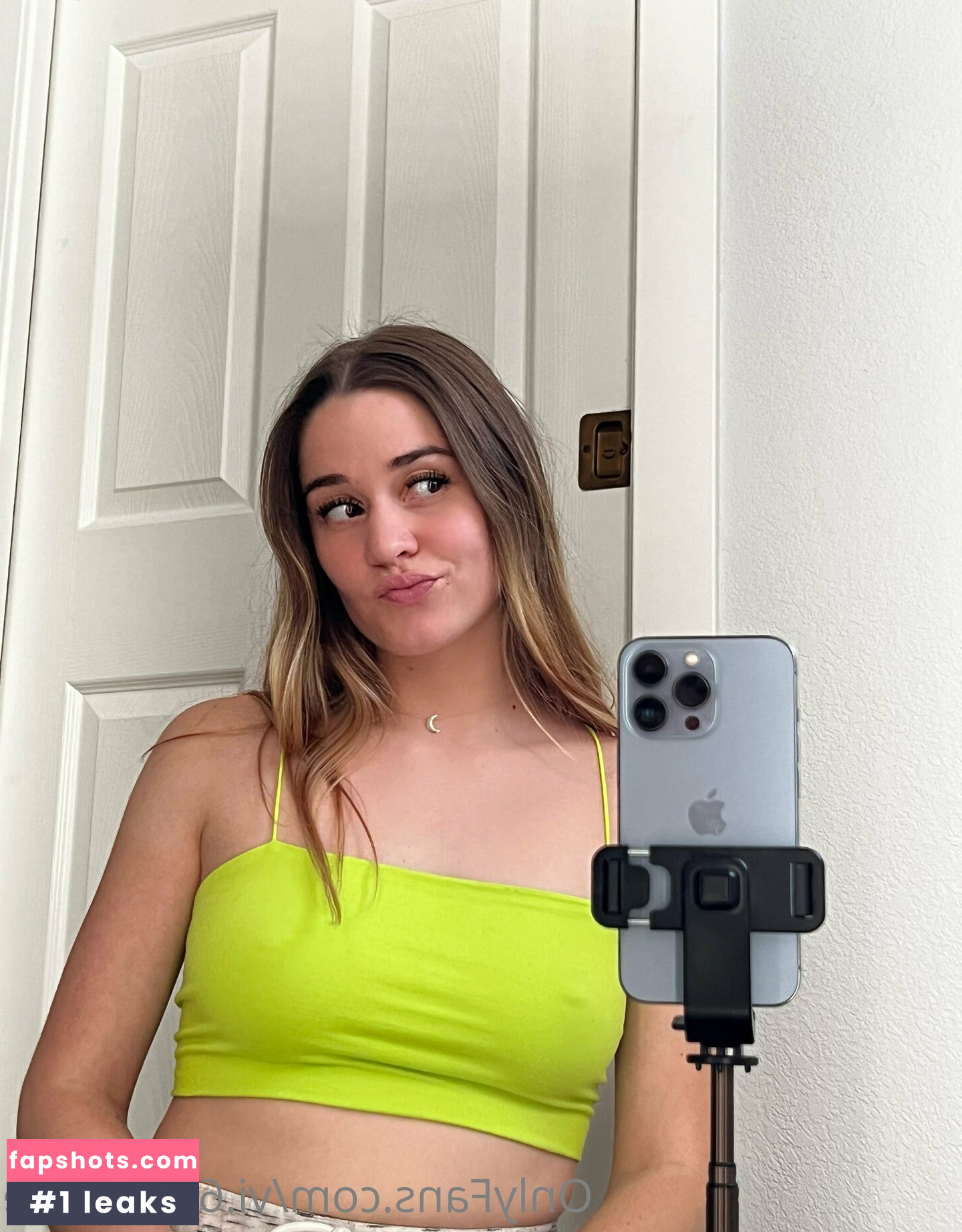 vi.6lueeeeee nude babe gallery