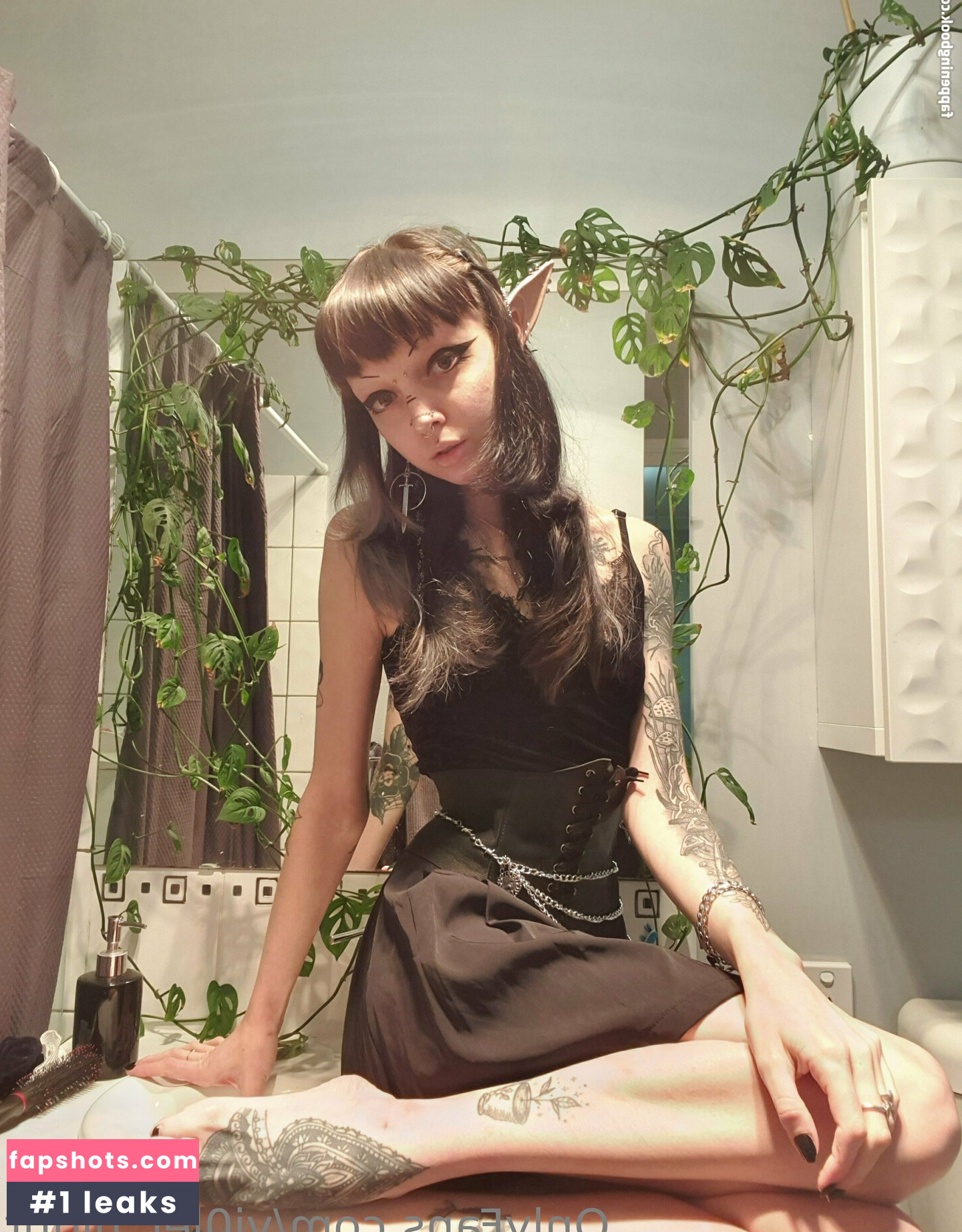 vi0let_night gallery photo #11