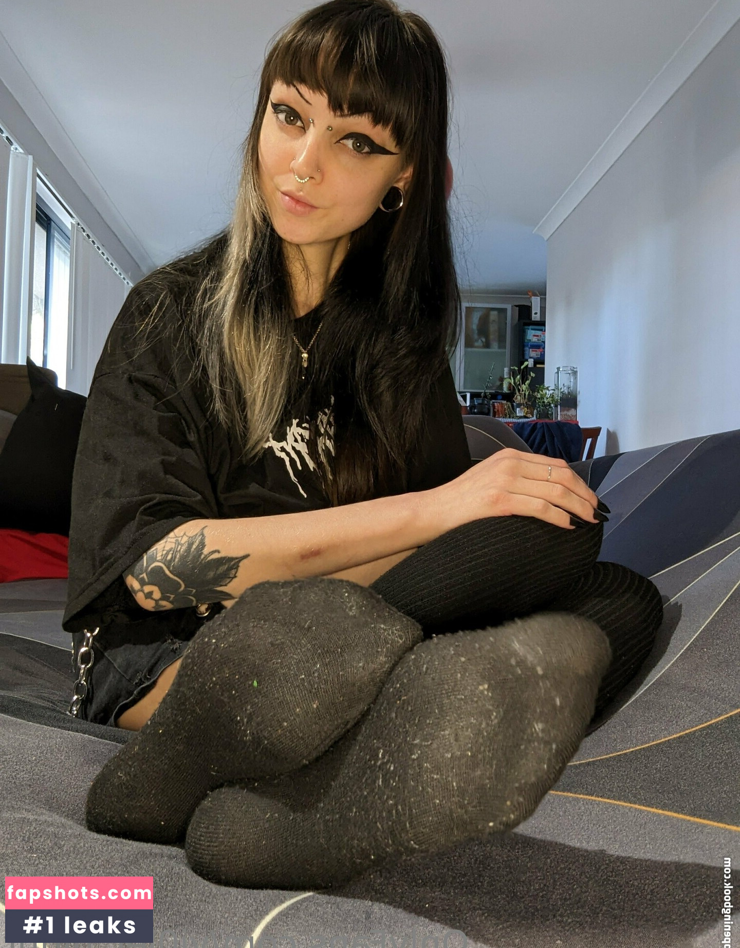 vi0let_night gallery photo #18